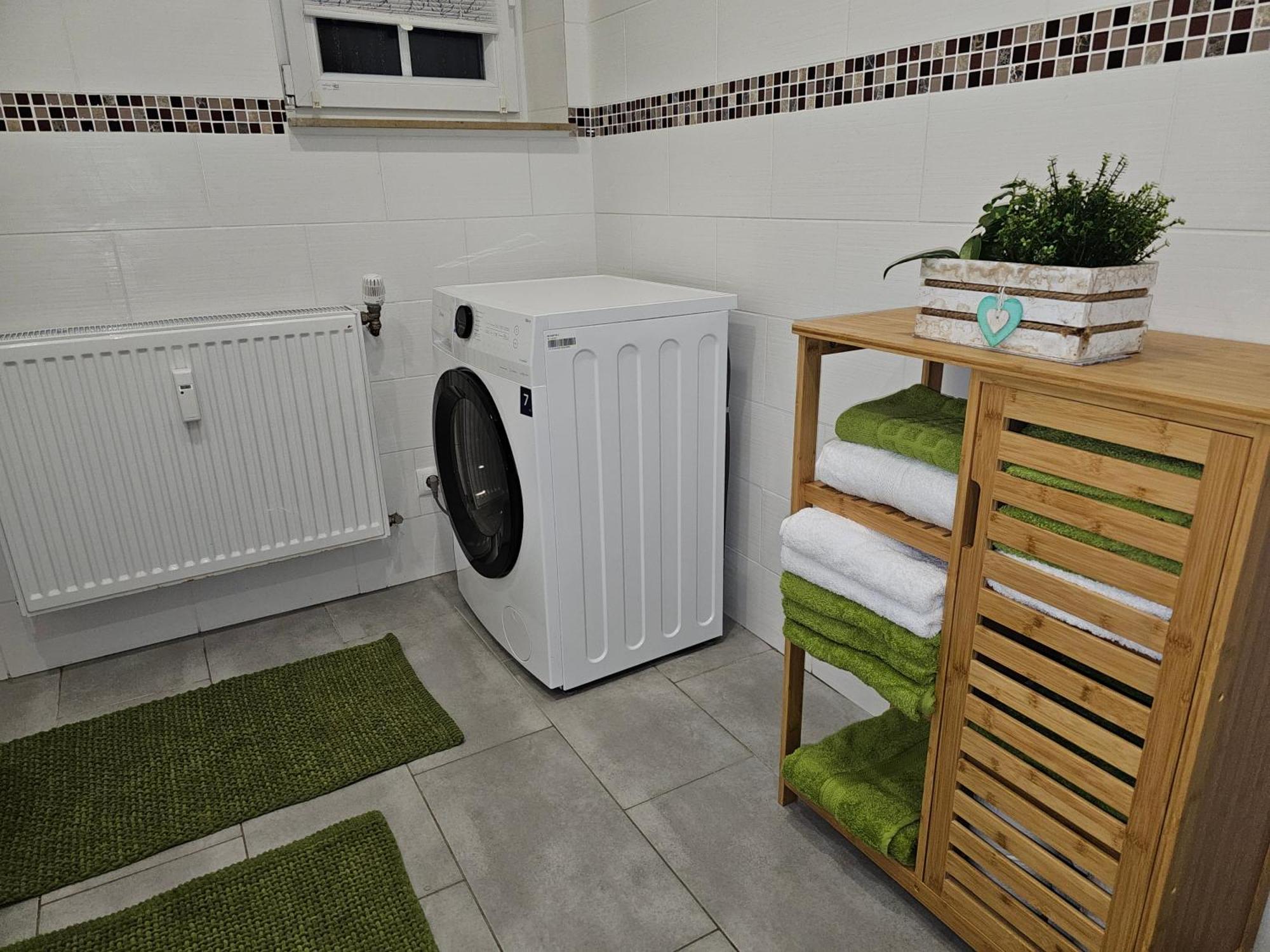 Warburg, Fewo "Sweet Home" 2,5 Zi- Eg-Separater Eingang - Parkplatz - Terasse- Komfortabel,Renoviert Exteriör bild