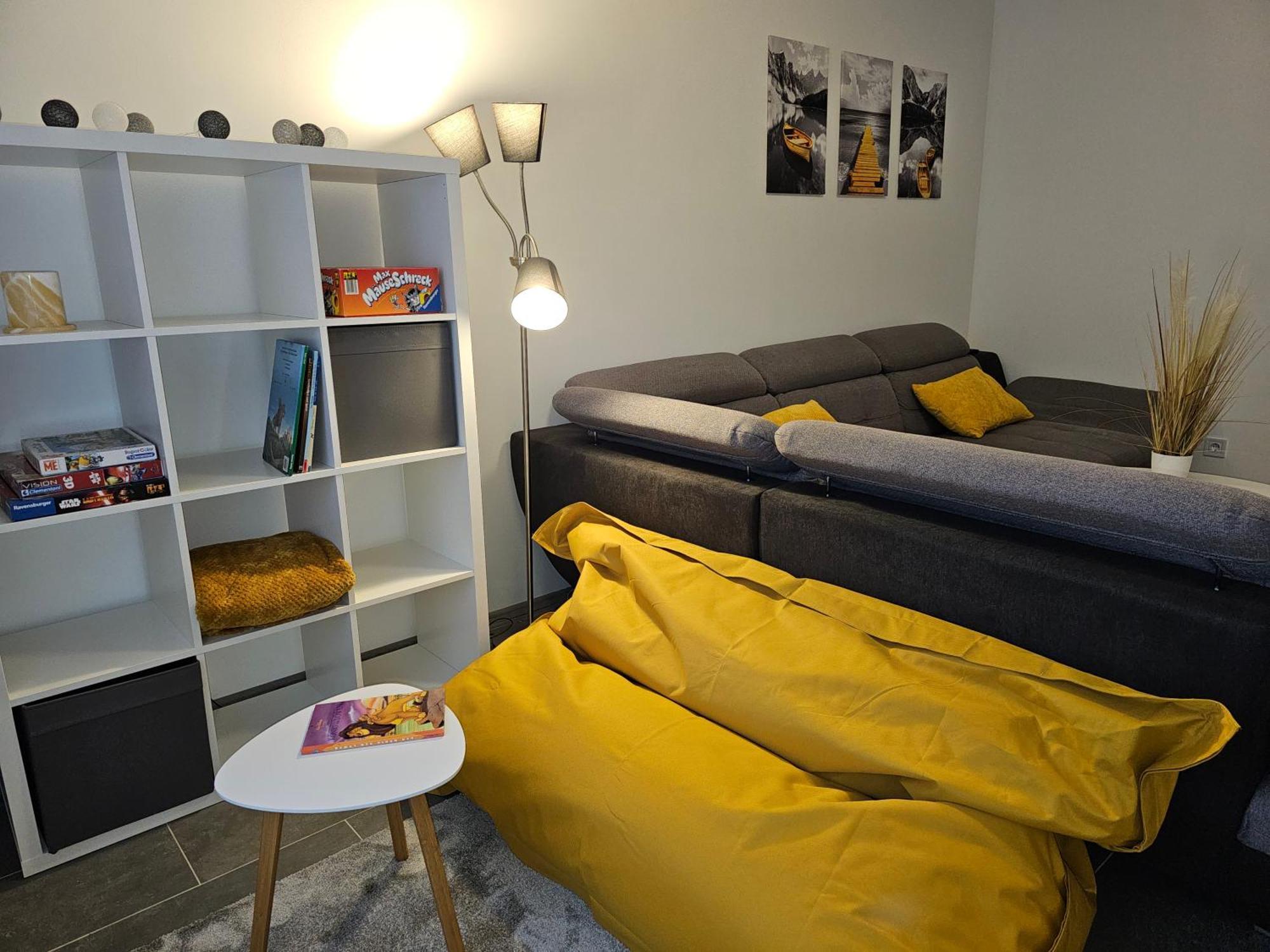 Warburg, Fewo "Sweet Home" 2,5 Zi- Eg-Separater Eingang - Parkplatz - Terasse- Komfortabel,Renoviert Exteriör bild
